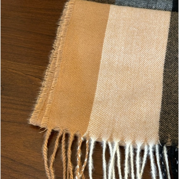 Oversized Soft Black & Tan Burberry Style Plaid Acrylic Scarf by Jenni - Picture 6 of 7